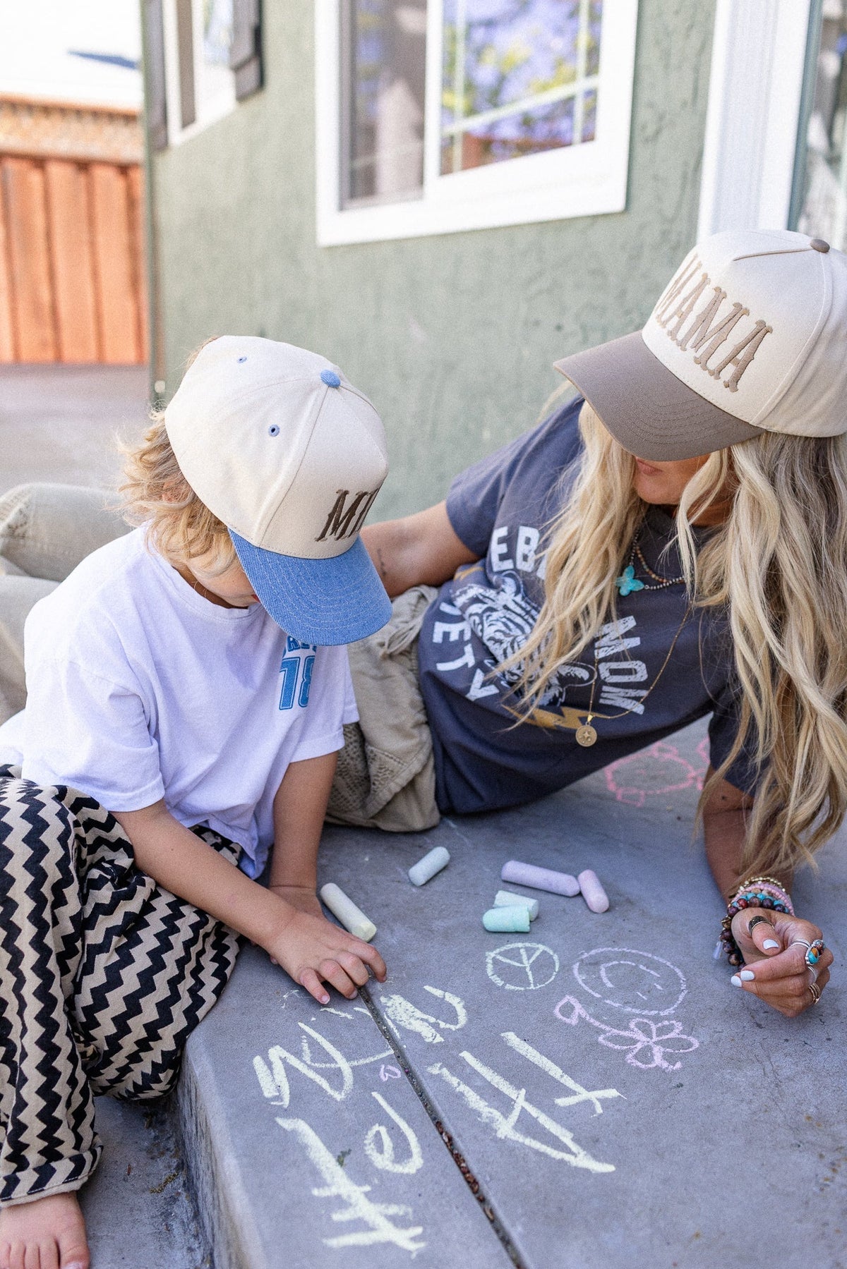 The Nest Rebel Mom Society Tee - Charcoal