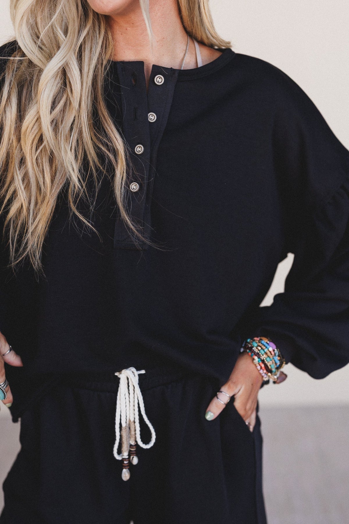 The Nest Laid Back Top - Black