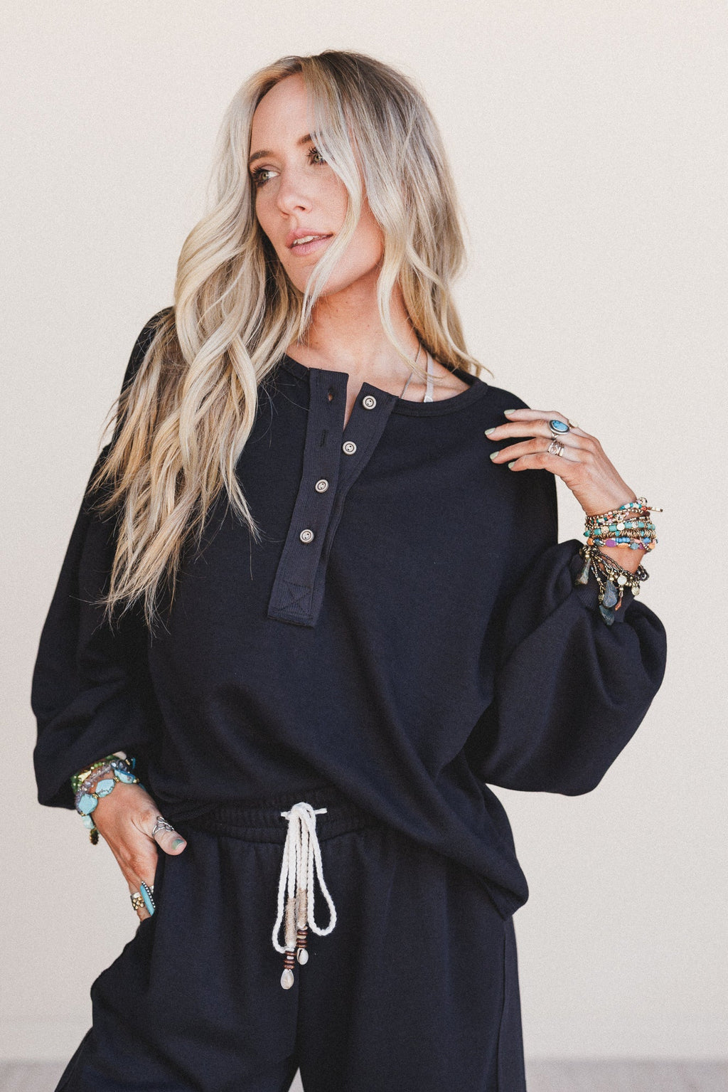 The Nest Laid Back Top - Black