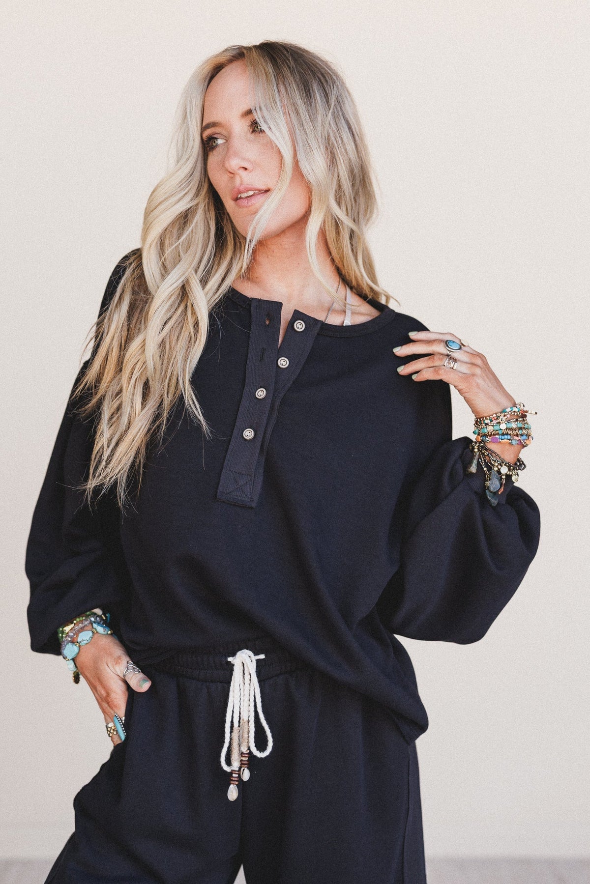The Nest Laid Back Top - Black