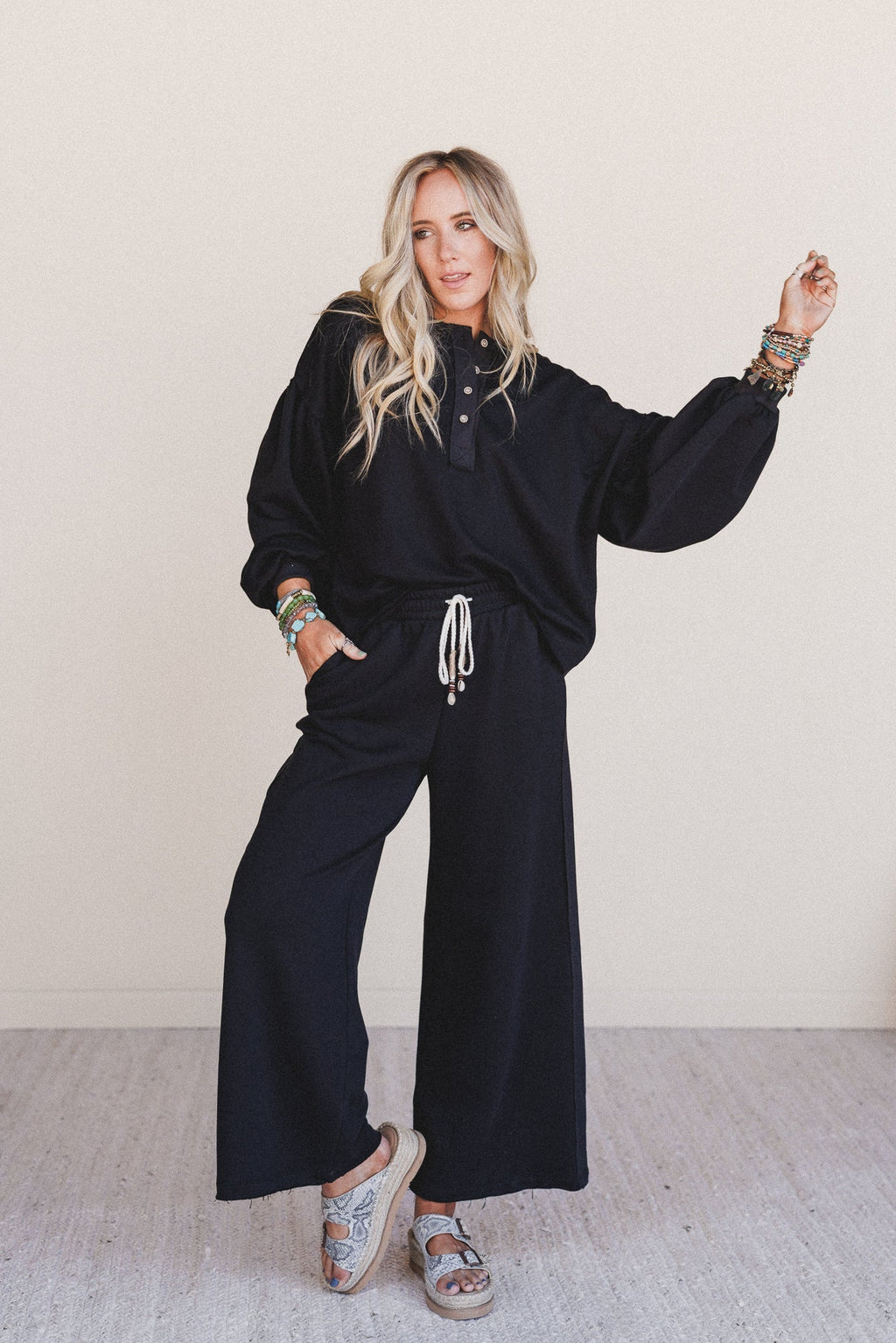 The Nest Laid Back Top - Black