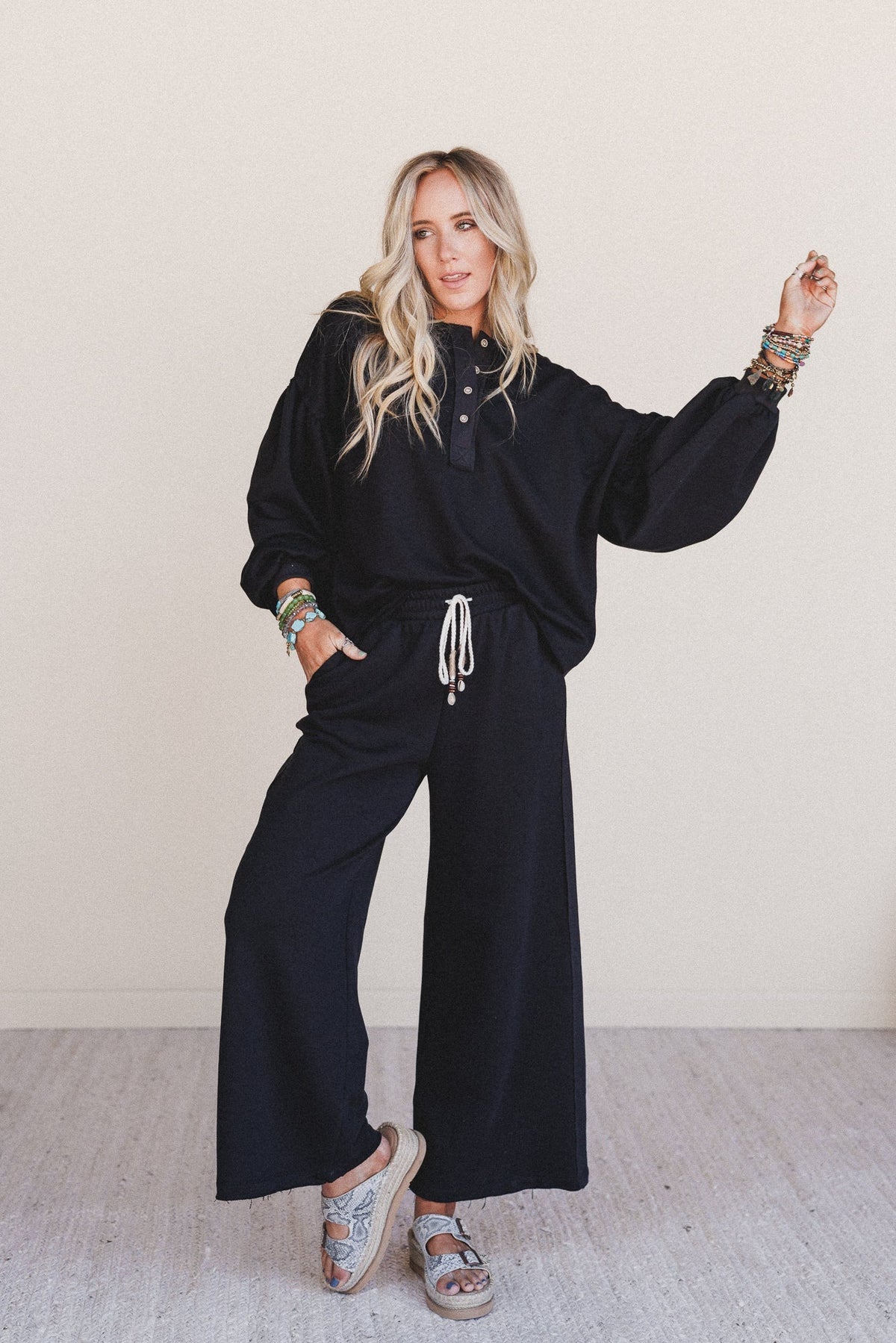 The Nest Laid Back Top - Black